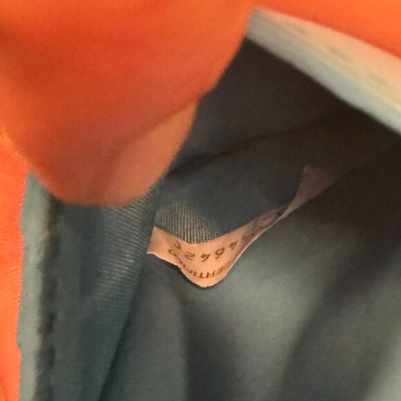 Bottega Veneta Intrecciato Bi-Fold Wallet with Contrasted Interior - Picture 5 of 8